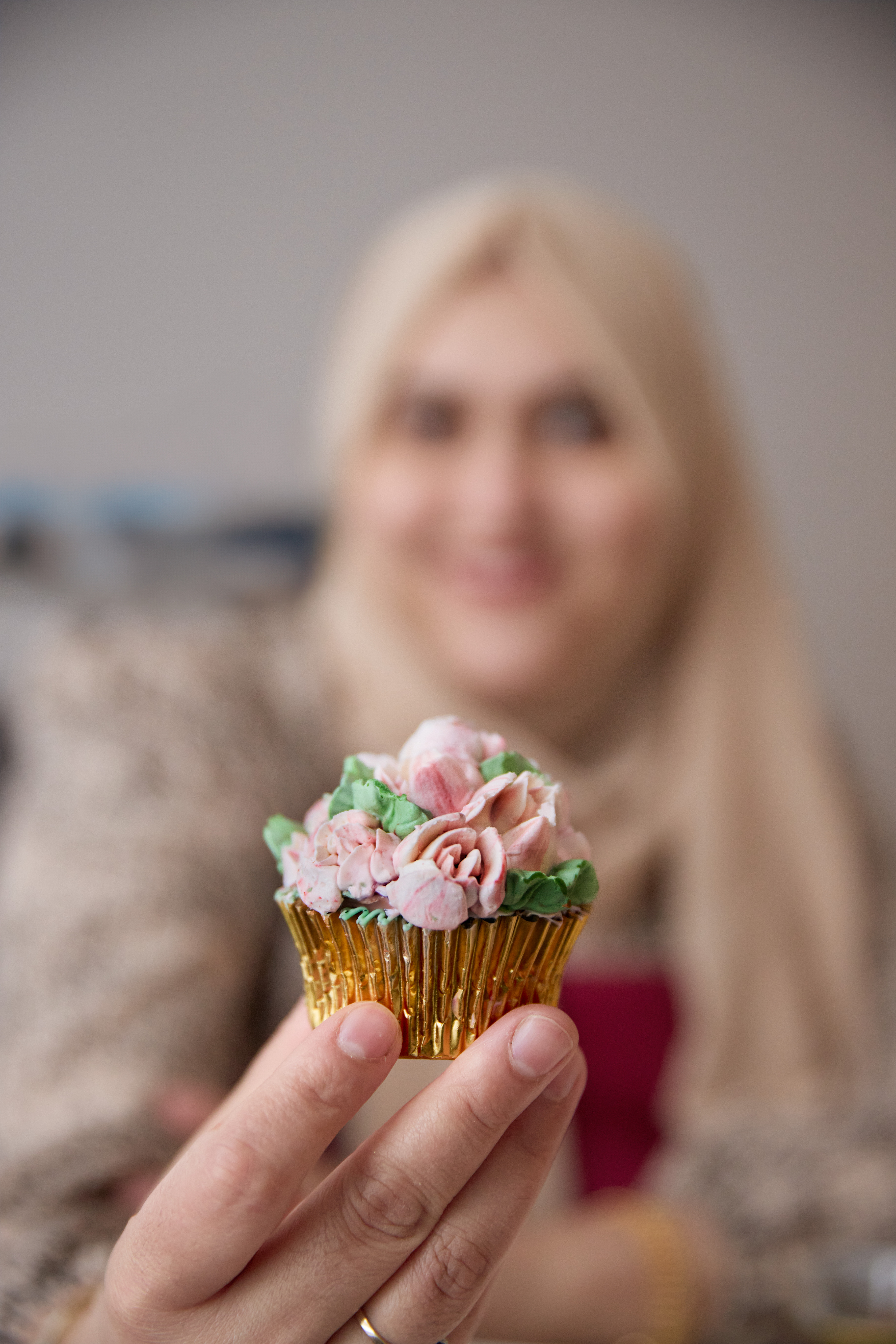 Cupcake Held