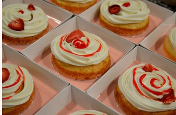 Single Party Cake Tubs 3